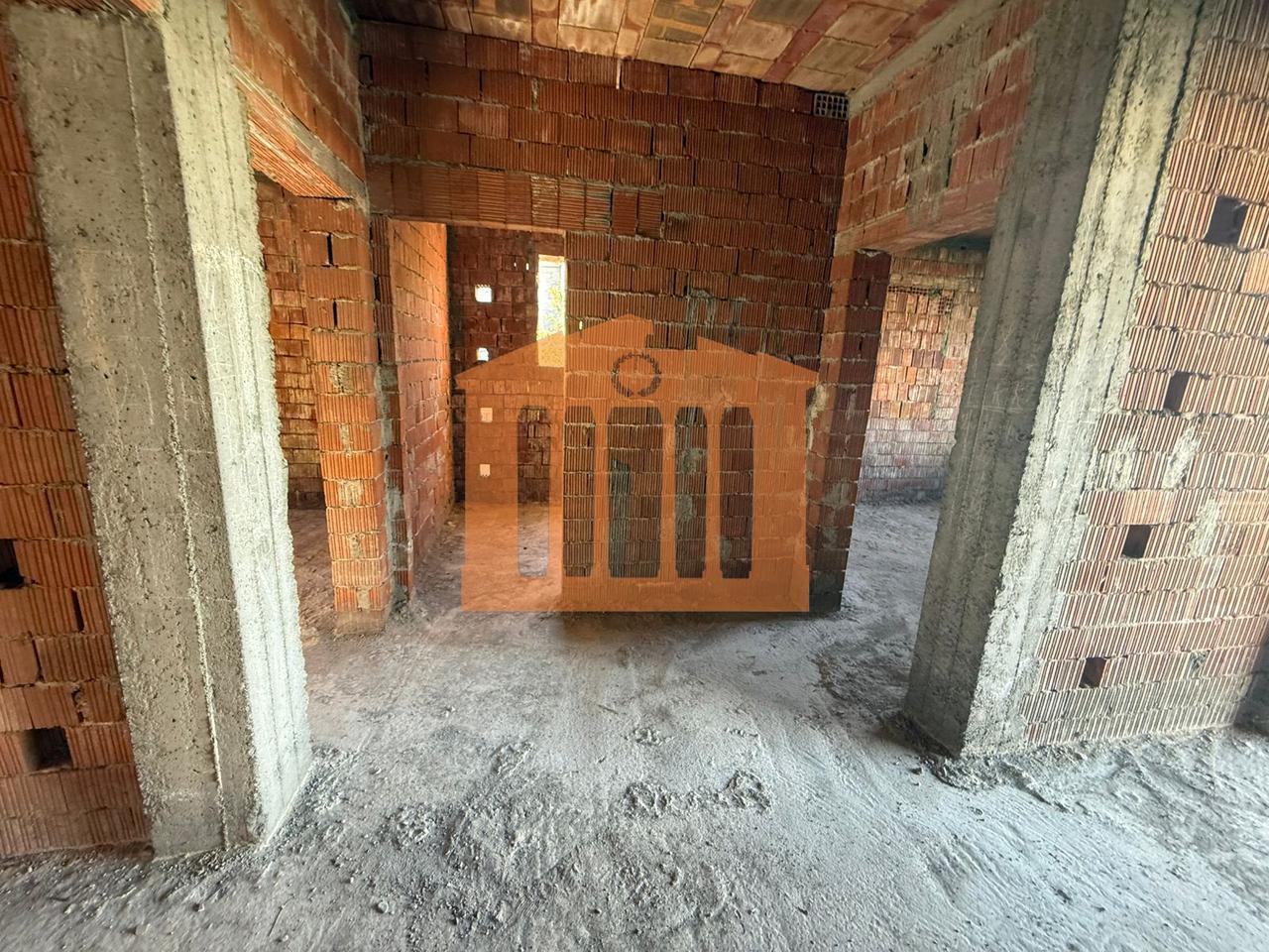 3 SHTEPI TE BASHKANGJITURA NE SHKOZET DURRES, PER SHITJE!