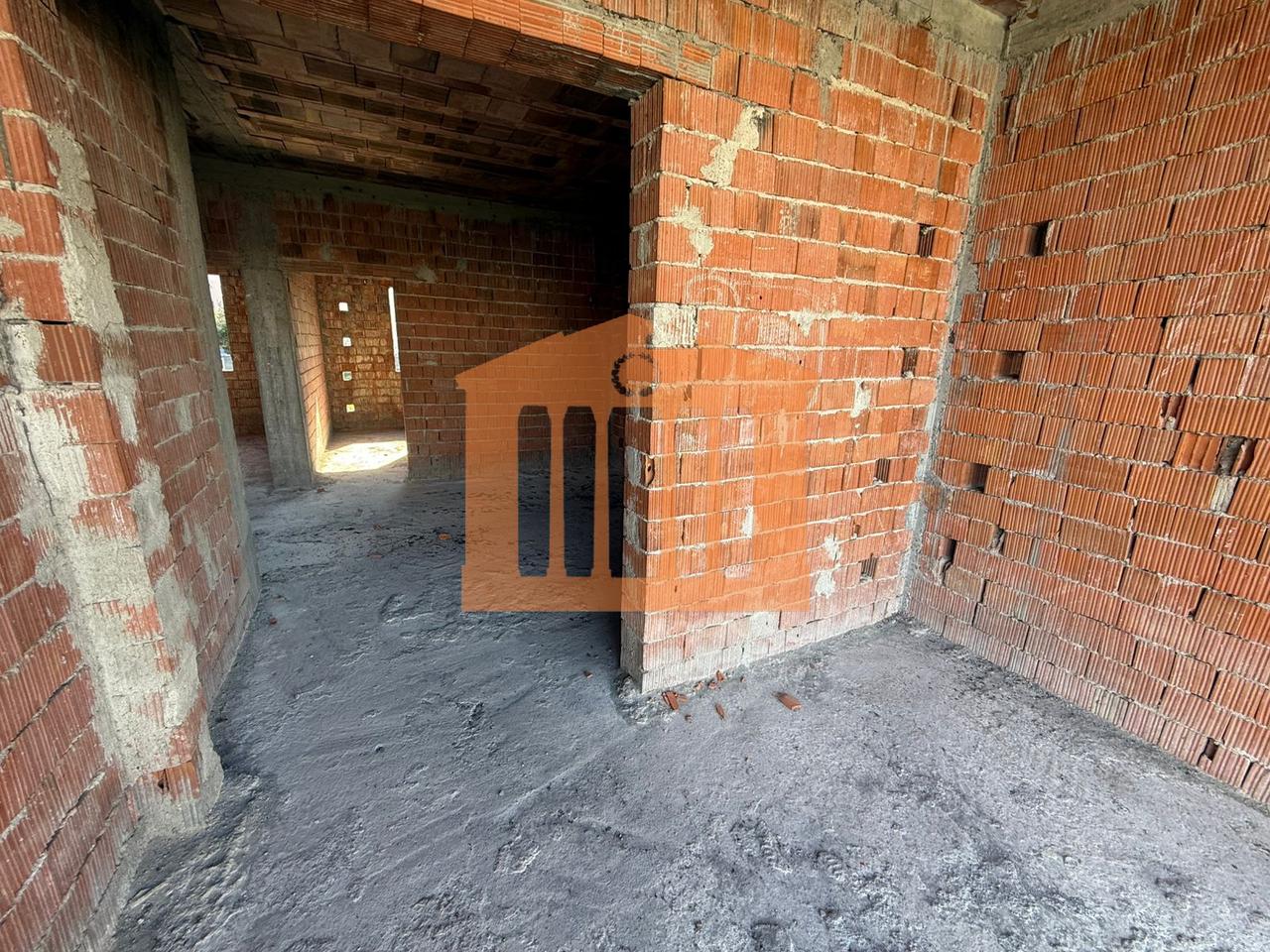 3 SHTEPI TE BASHKANGJITURA NE SHKOZET DURRES, PER SHITJE!