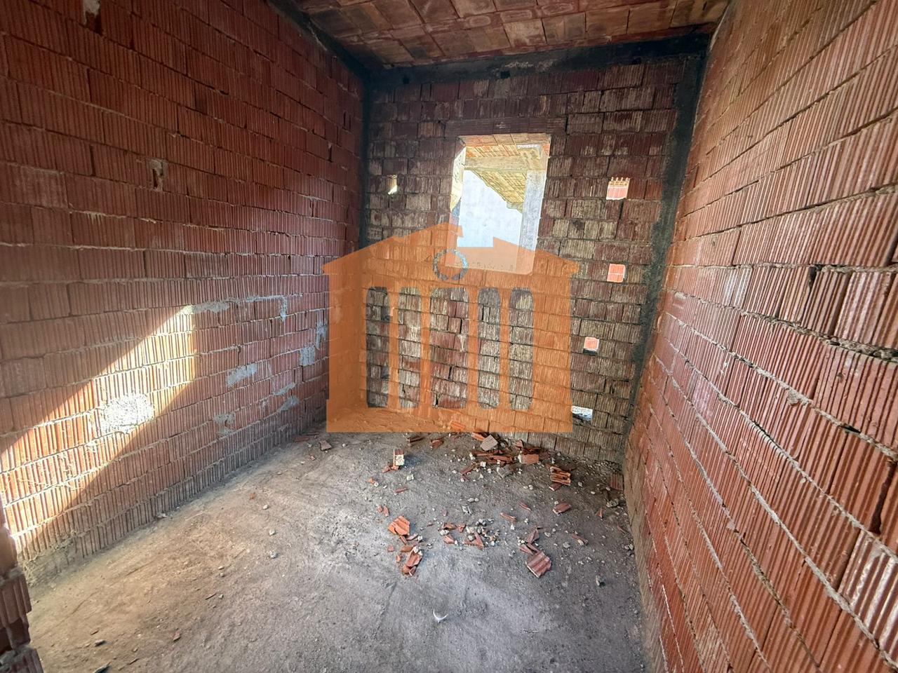 3 SHTEPI TE BASHKANGJITURA NE SHKOZET DURRES, PER SHITJE!