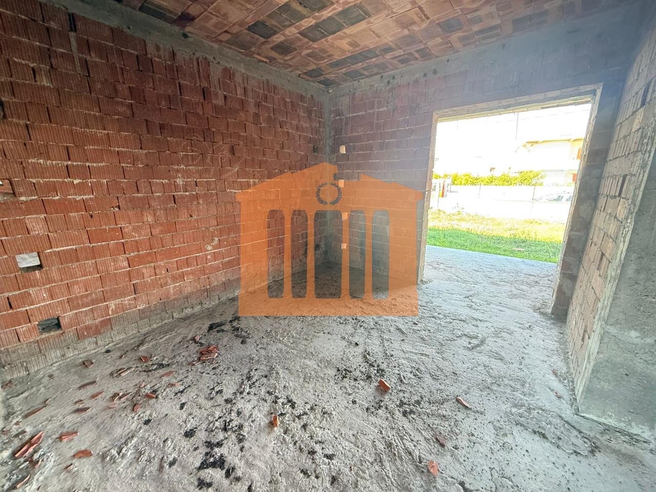 3 SHTEPI TE BASHKANGJITURA NE SHKOZET DURRES, PER SHITJE!