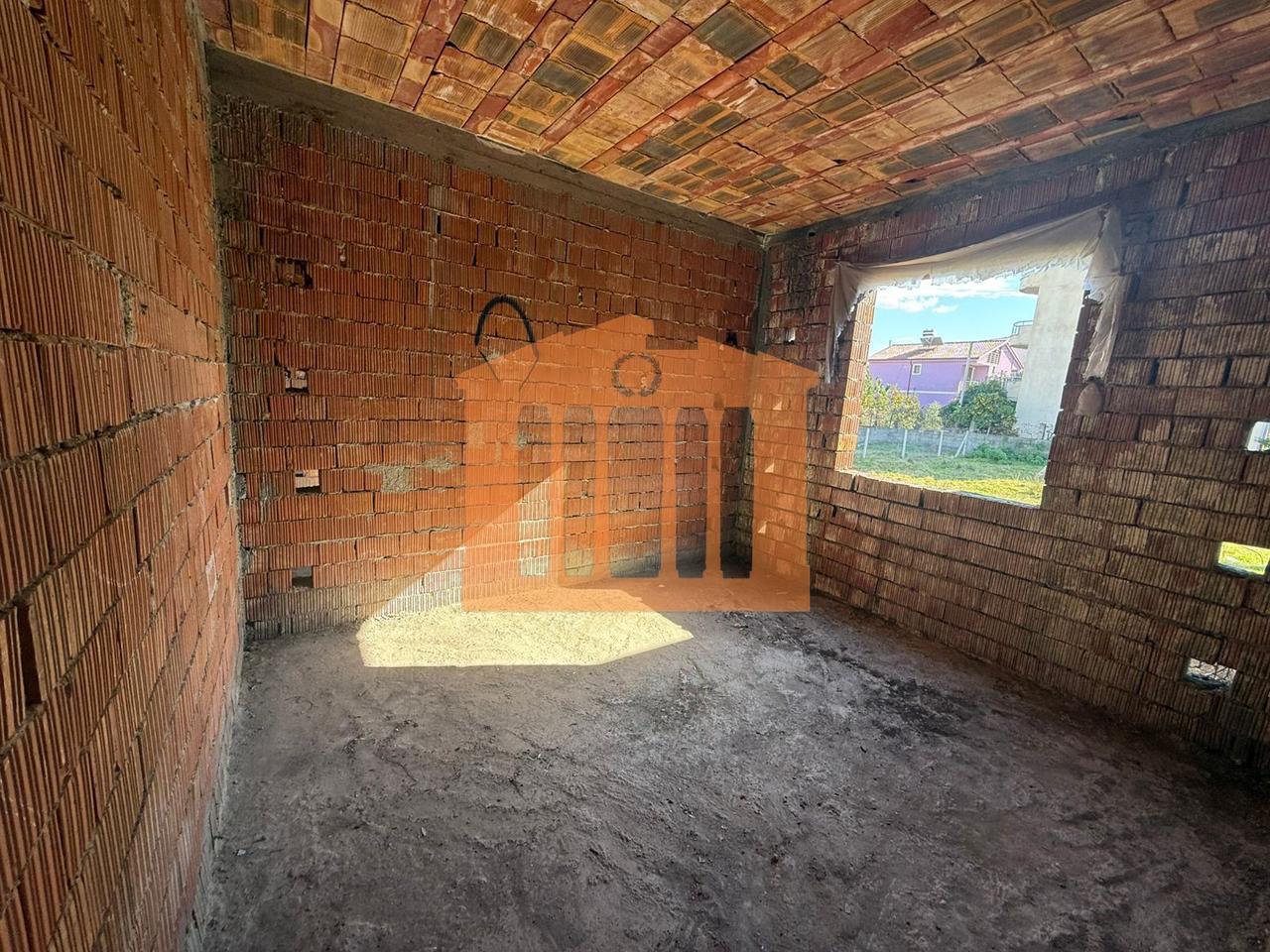 3 SHTEPI TE BASHKANGJITURA NE SHKOZET DURRES, PER SHITJE!