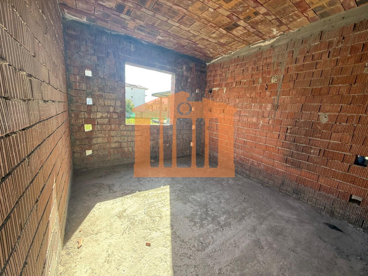 3 SHTEPI TE BASHKANGJITURA NE SHKOZET DURRES, PER SHITJE!