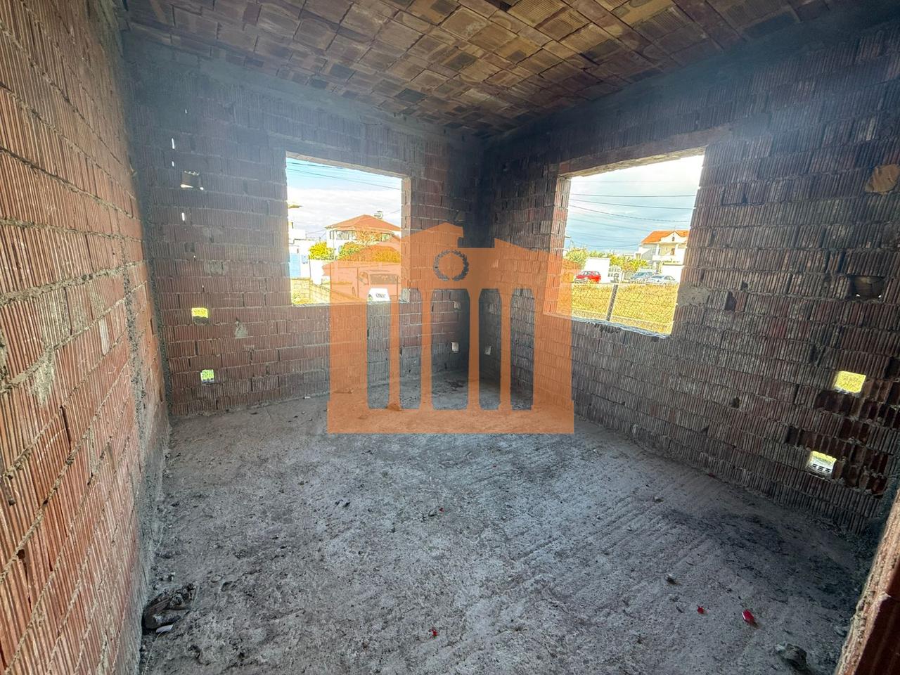 3 SHTEPI TE BASHKANGJITURA NE SHKOZET DURRES, PER SHITJE!