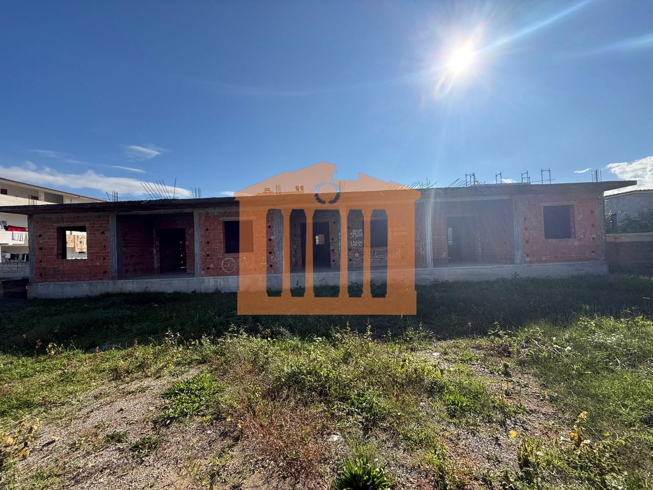 3 SHTEPI TE BASHKANGJITURA NE SHKOZET DURRES, PER SHITJE!