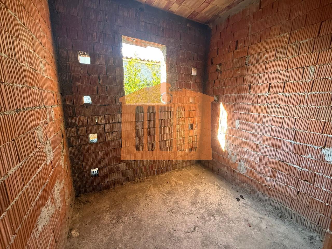 3 SHTEPI TE BASHKANGJITURA NE SHKOZET DURRES, PER SHITJE!