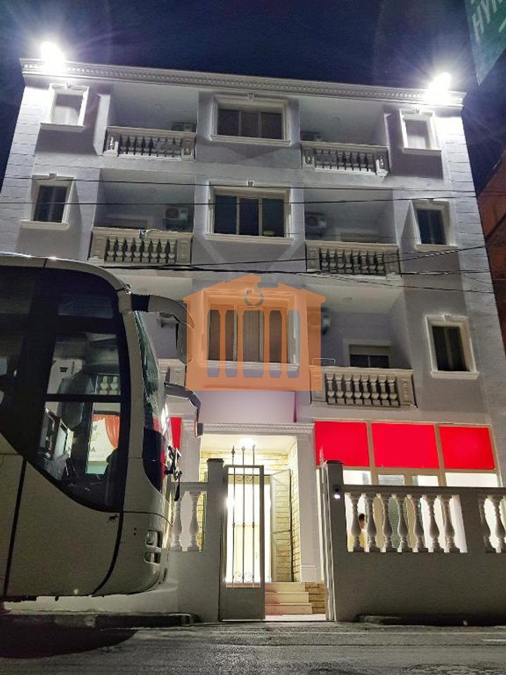 HOTEL NE PLAZH DURRES PER SHITJE !