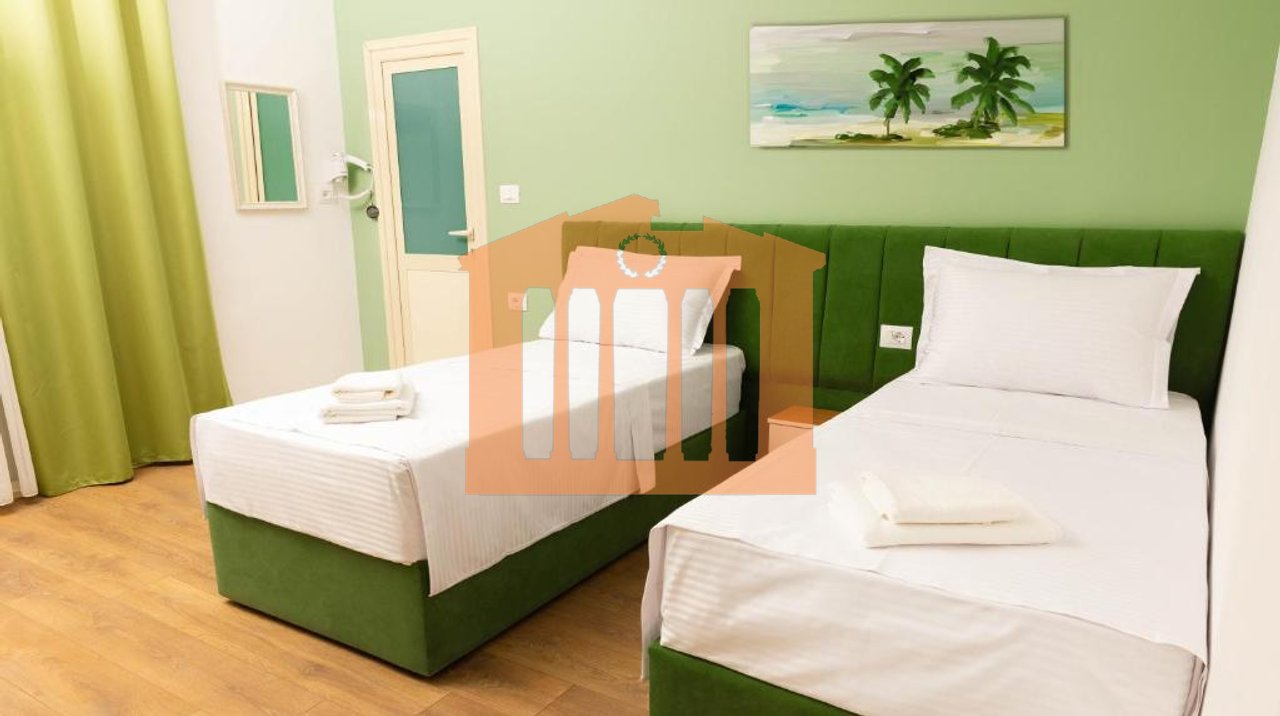 HOTEL NE PLAZH DURRES PER SHITJE !