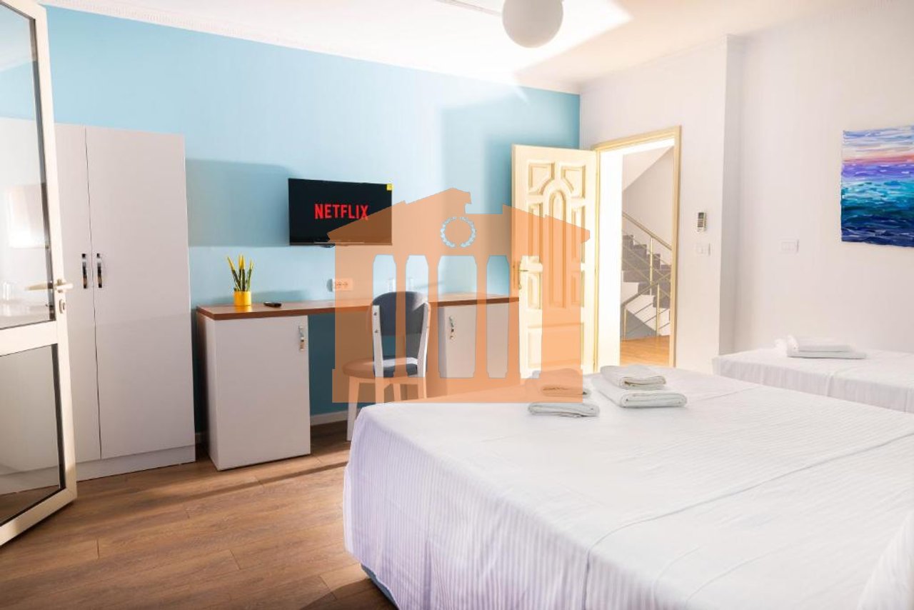 HOTEL NE PLAZH DURRES PER SHITJE !