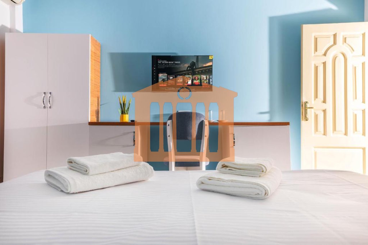 HOTEL NE PLAZH DURRES PER SHITJE !