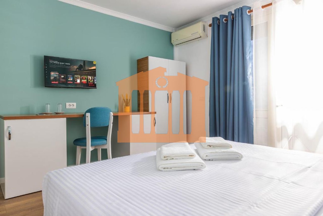 HOTEL NE PLAZH DURRES PER SHITJE !