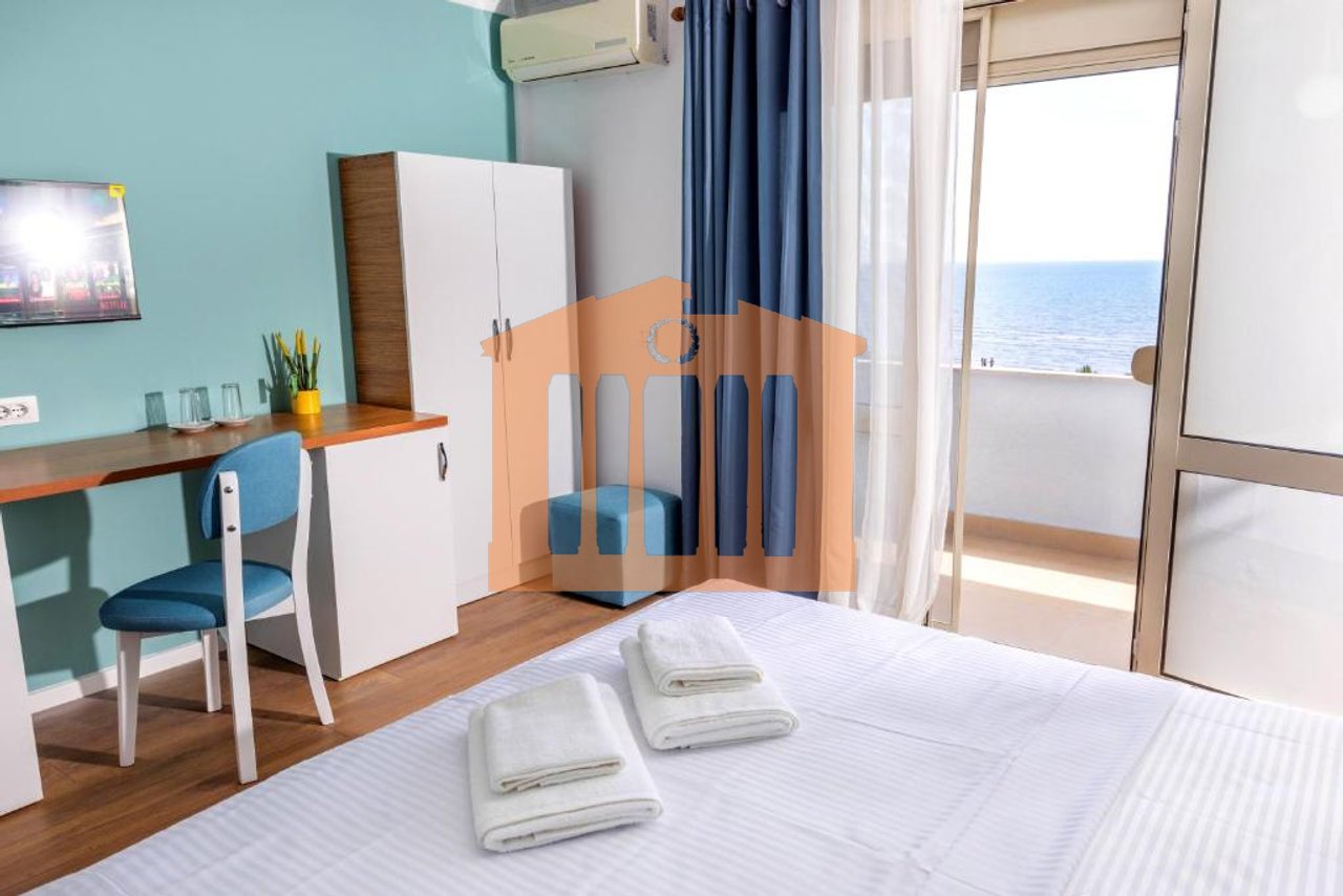 HOTEL NE PLAZH DURRES PER SHITJE !