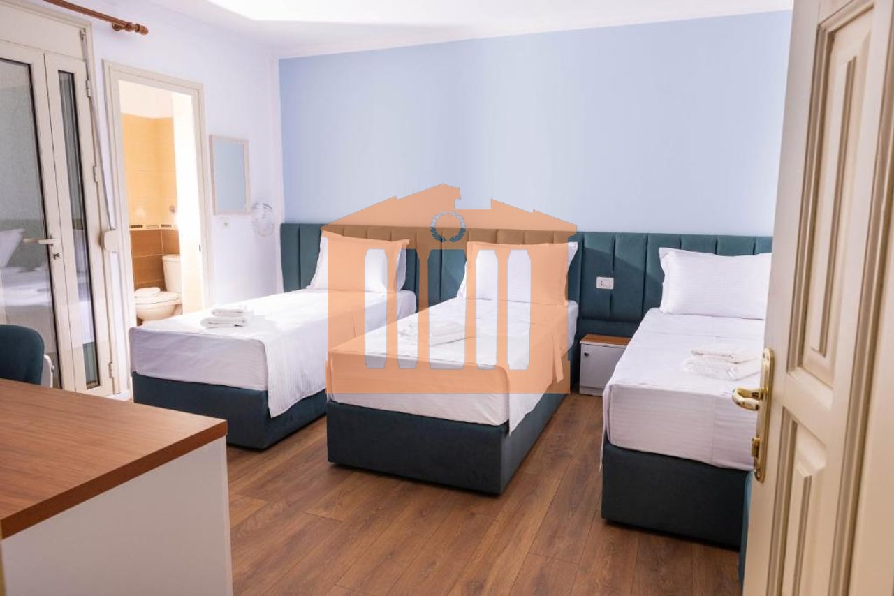 HOTEL NE PLAZH DURRES PER SHITJE !