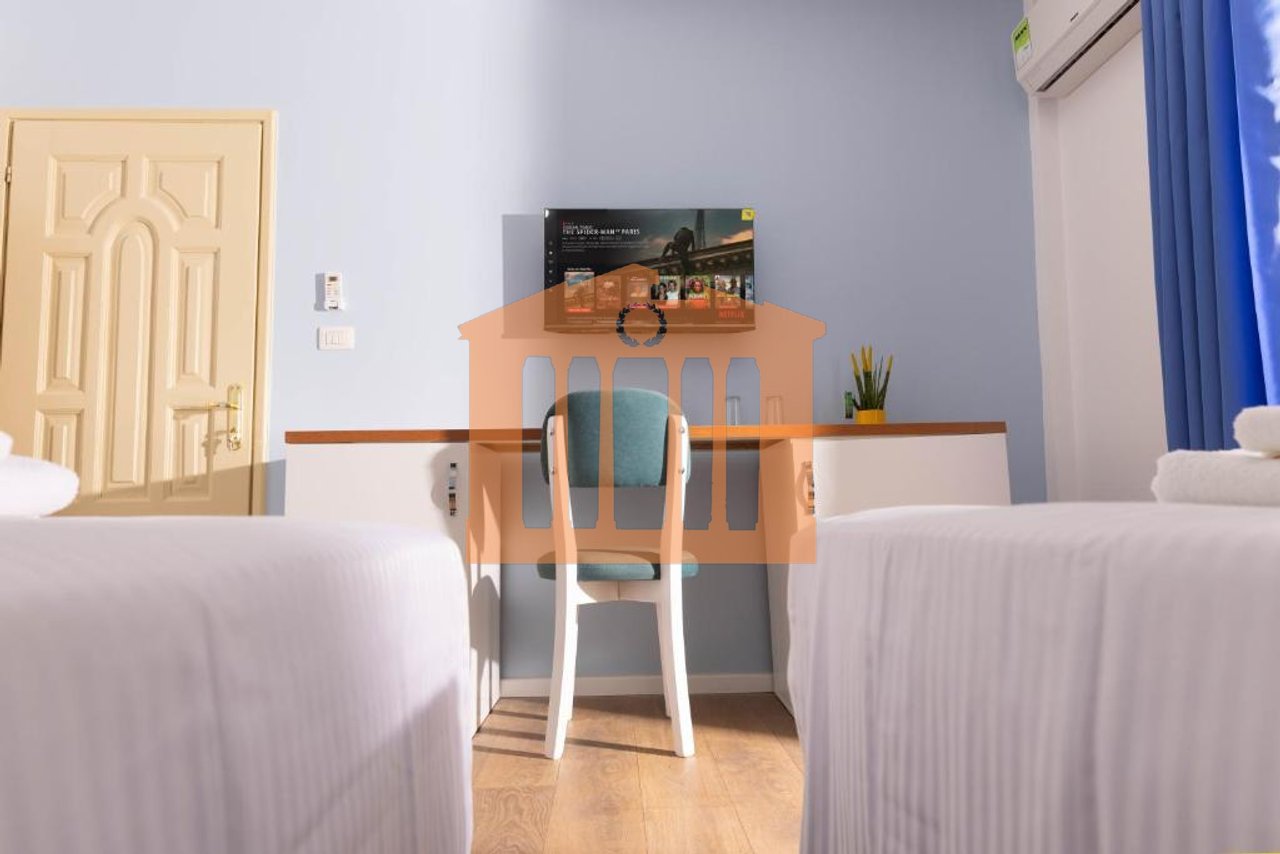 HOTEL NE PLAZH DURRES PER SHITJE !