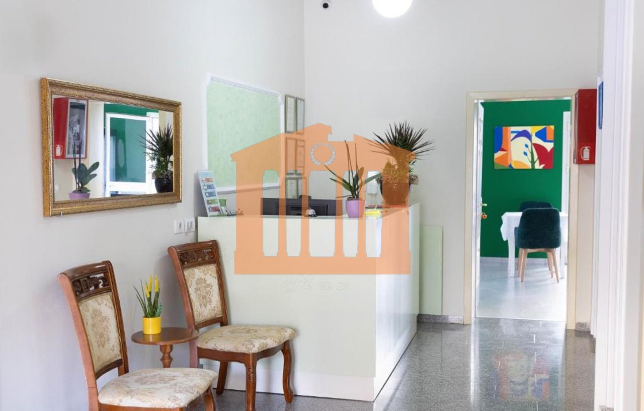 HOTEL NE PLAZH DURRES PER SHITJE !