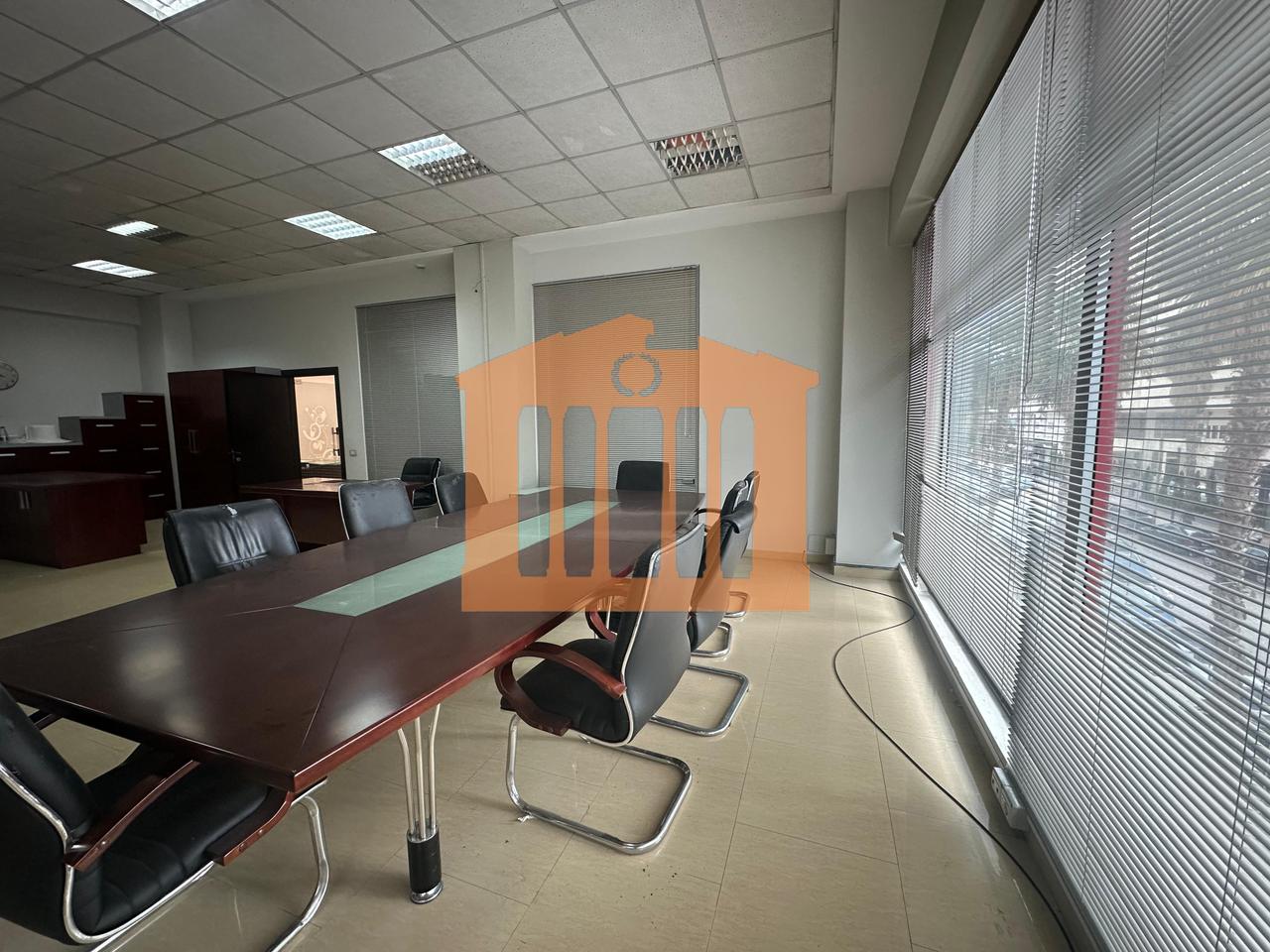 AMBIENT NE VOLLGA-DURRES, PER QIRA!