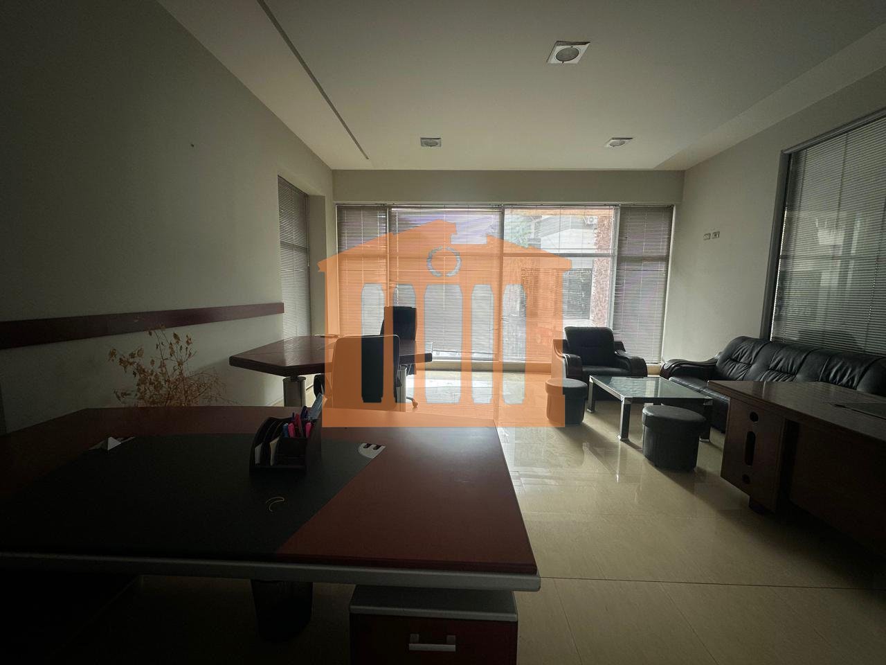 AMBIENT NE VOLLGA-DURRES, PER QIRA!