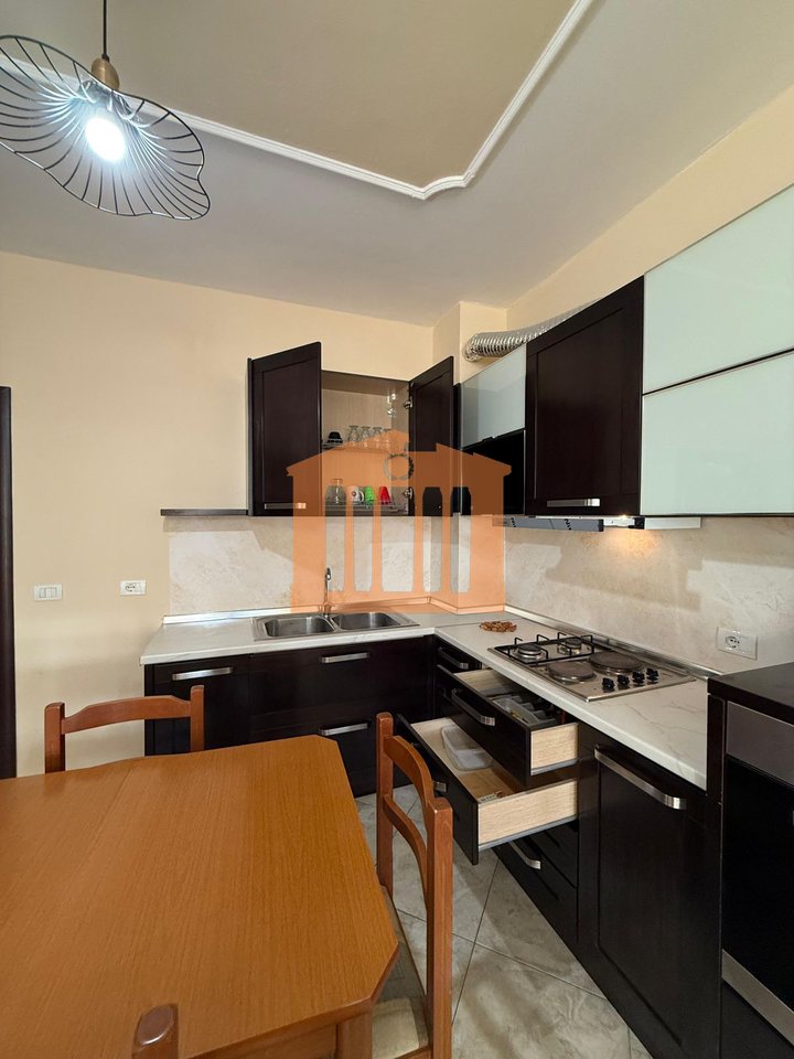 APARTMENT 3+1+2 + GARAGE NEAR FORMER UNIVERSITY DURRES, FOR RENT!