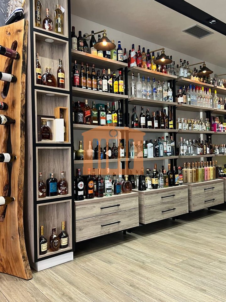 AMBIENT BIZNESI+AKTIVITET NE PLAZH, PER SHITJE!