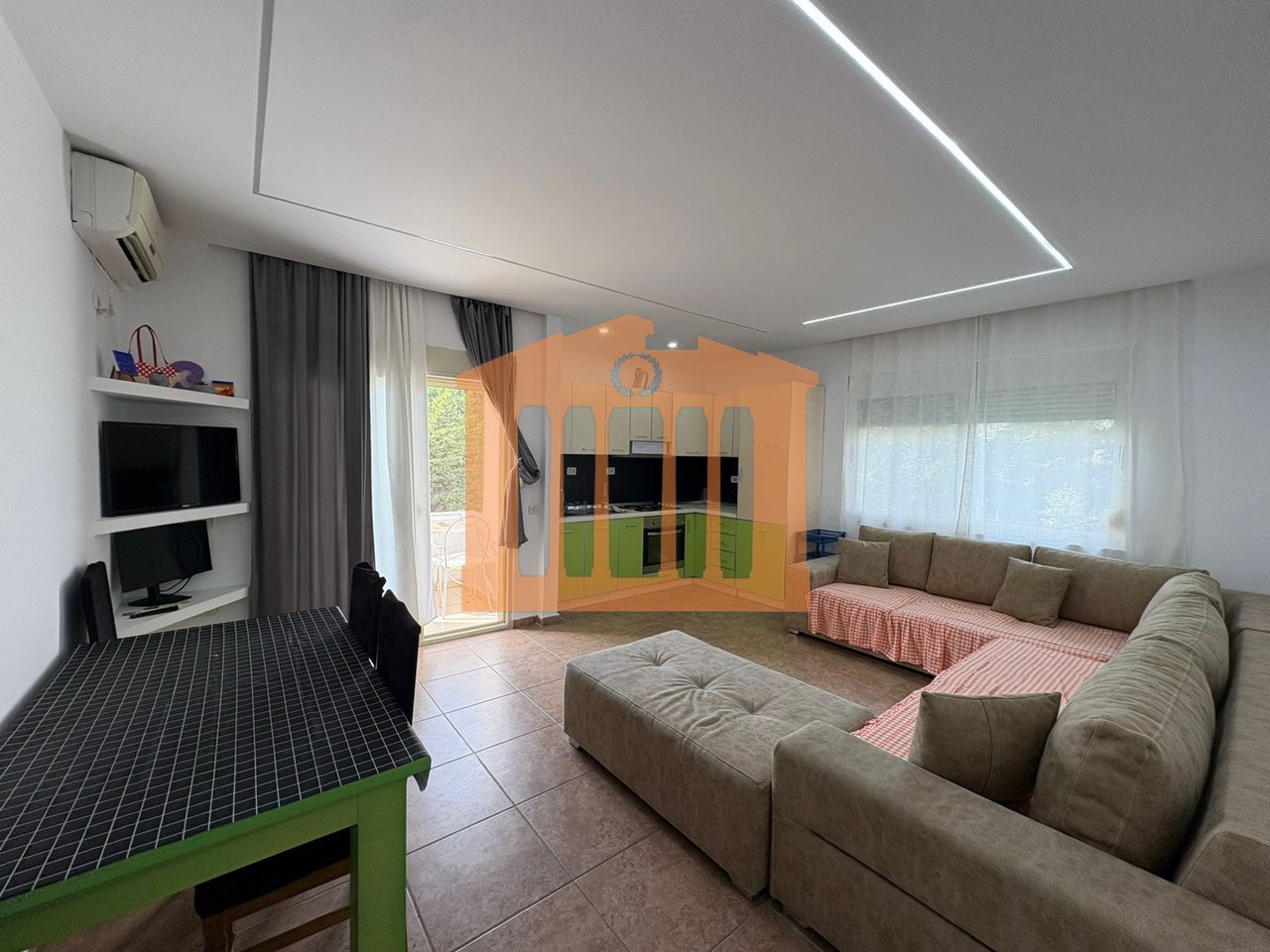 APARTAMENT 1+1 NE SHKEMB TE KAVAJES, PER QIRA!