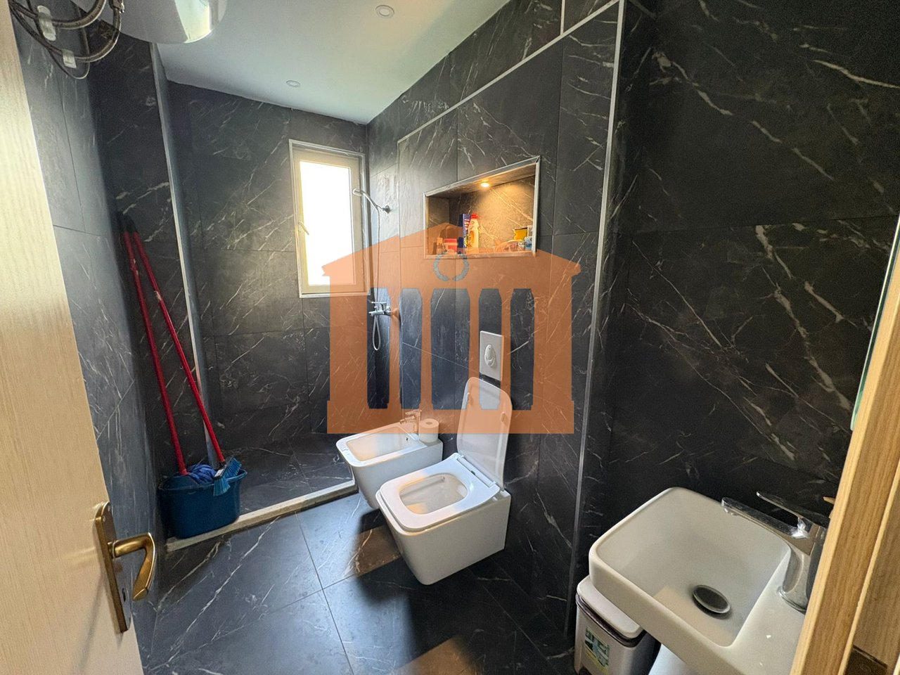 APARTAMENT 1+1 NE SHKEMB TE KAVAJES, PER QIRA!