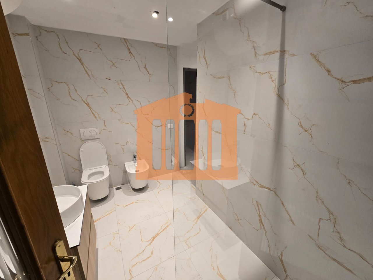 APARTMENT 4+1+2 NEAR THE BEACH FOR SALE!