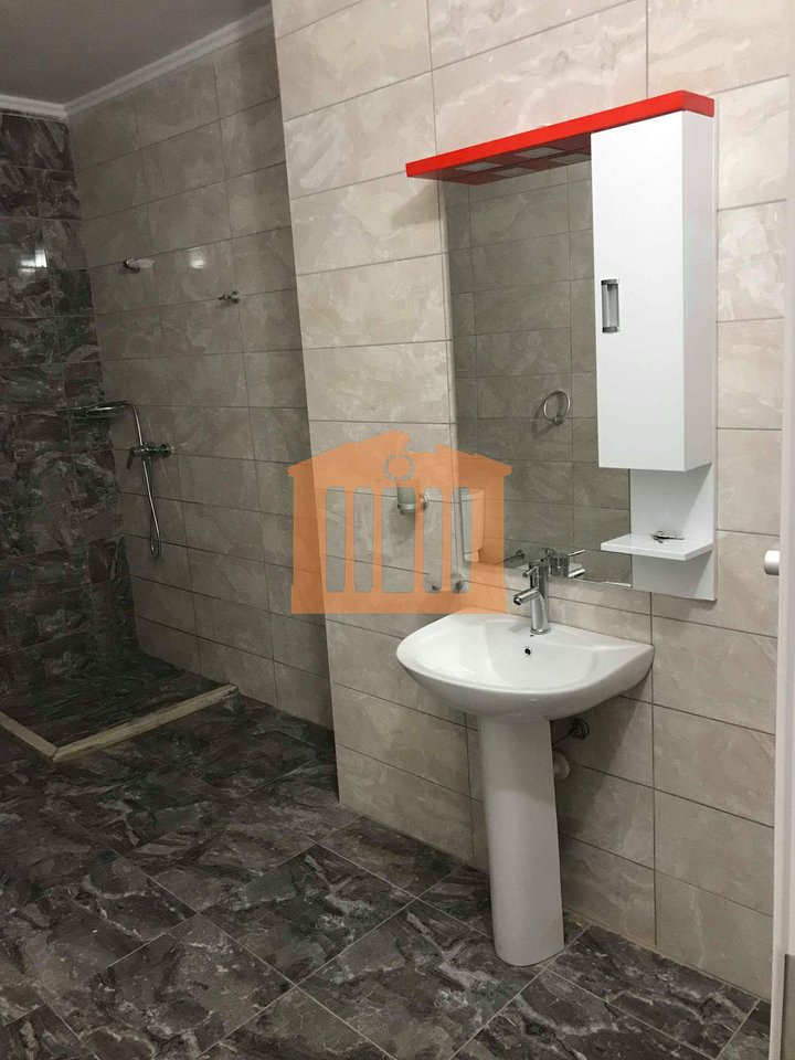 2+1 APARTMENT IN THE CENTER OF DURRES, FOR SALE!