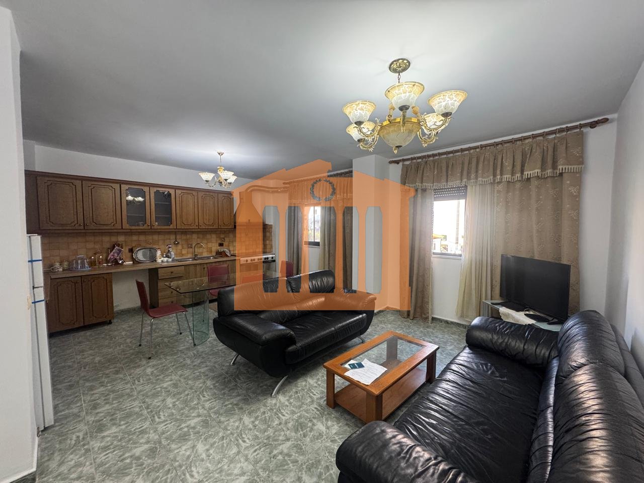 APARTAMENT 2+1 NE PLAZH, PER QIRA !