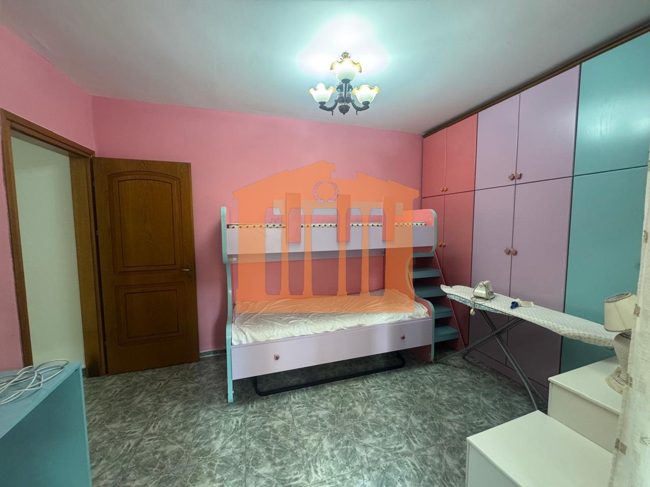 APARTAMENT 2+1 NE PLAZH, PER QIRA !