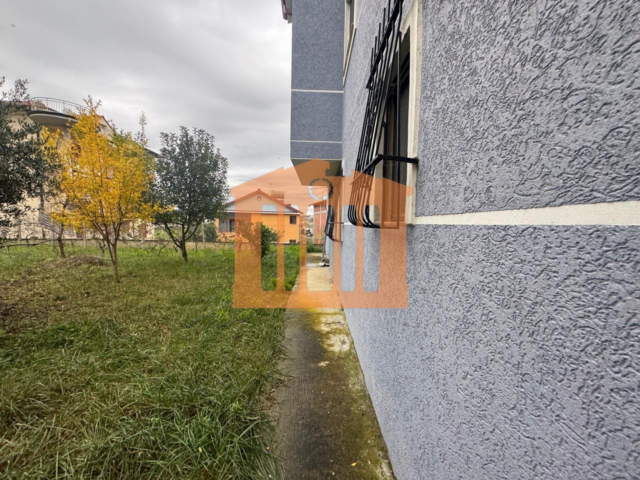 VILE 3 KATESHE+GARAZH TEK VILA PASCUCCI, PER SHITJE !