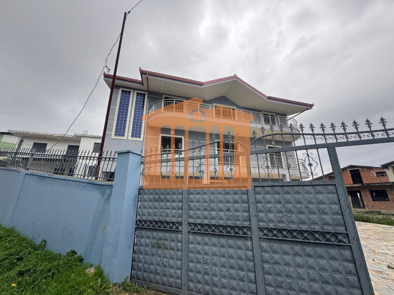 VILE 3 KATESHE+GARAZH TEK VILA PASCUCCI, PER SHITJE !