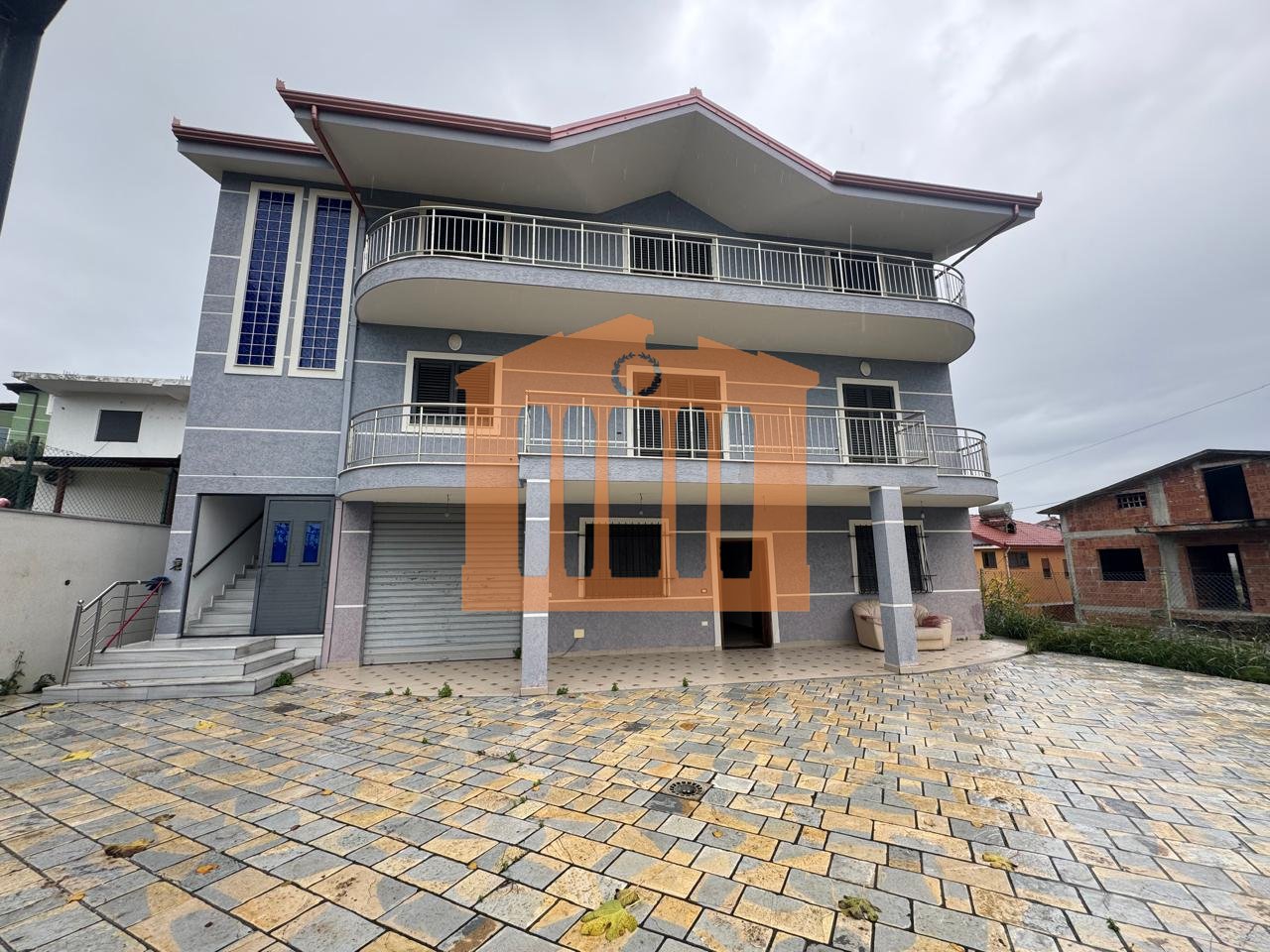 VILE 3 KATESHE+GARAZH TEK VILA PASCUCCI, PER SHITJE !