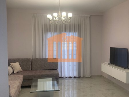 APARTAMENT PRANE TREGUT TE VOGEL DURRES ME QIRA !