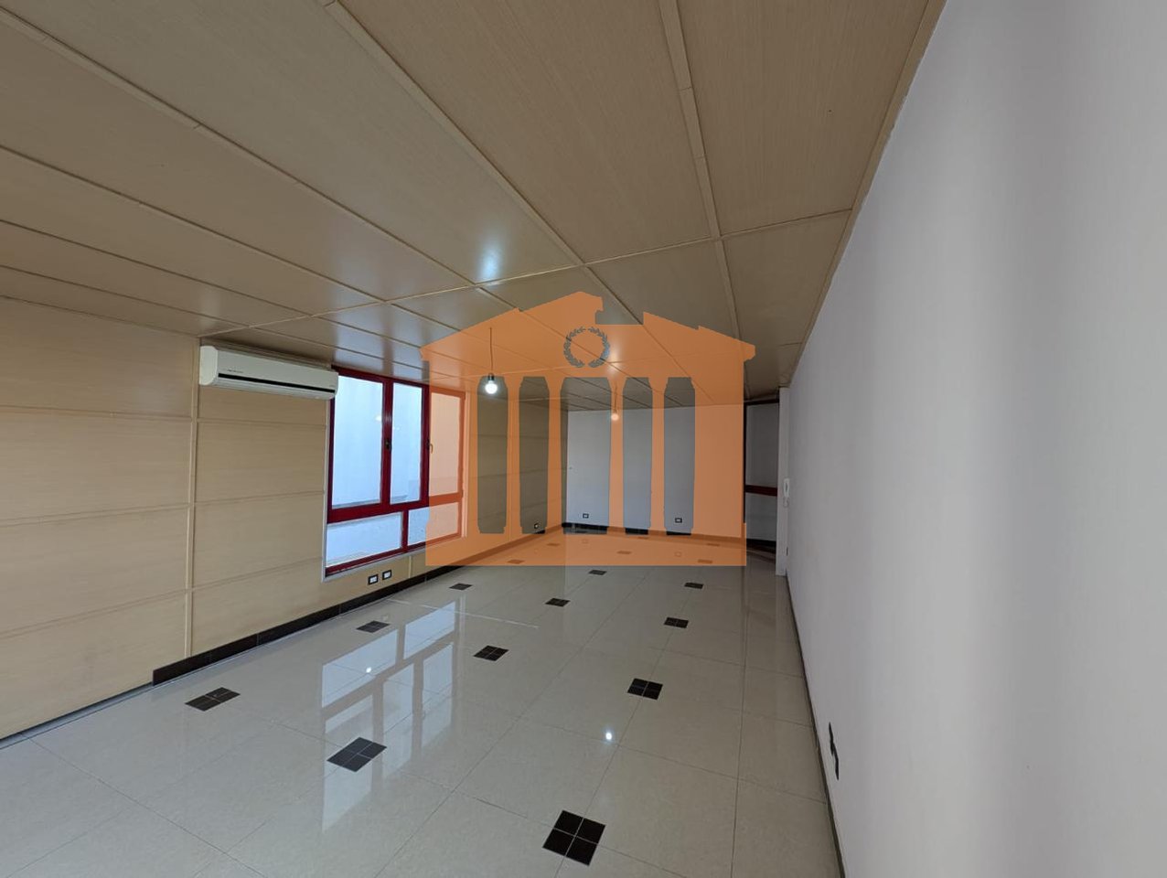 AMBIENT BIZNESI NE QENDER DURRES PER QIRA !