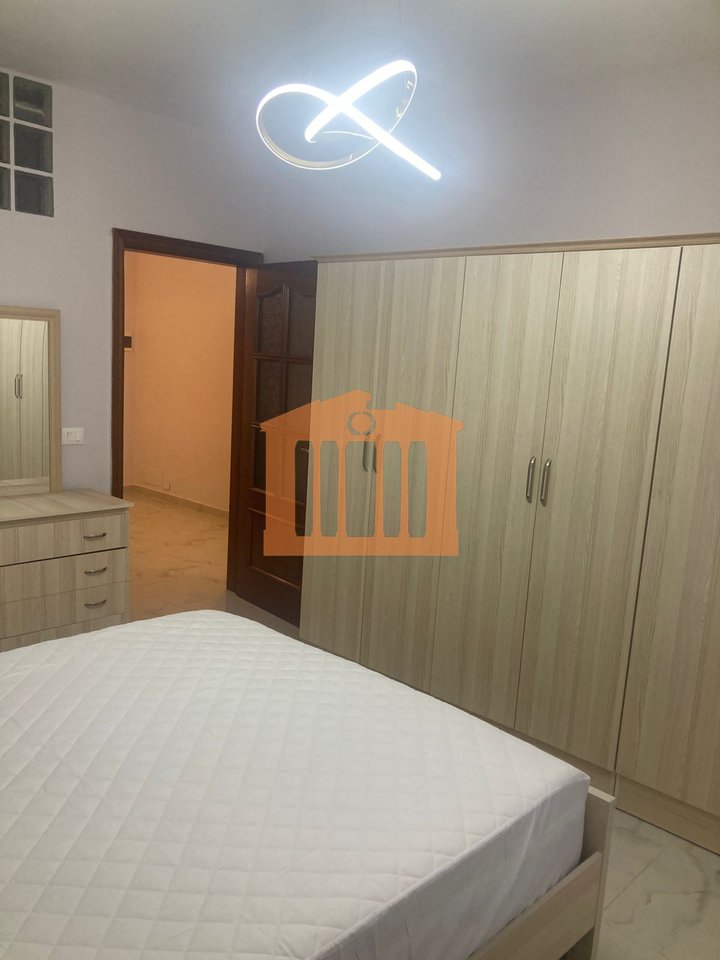 APARTAMENT PRANE TREGUT TE VOGEL DURRES ME QIRA !