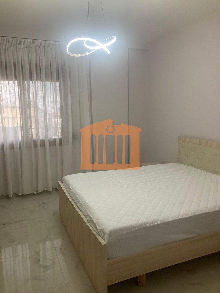 APARTAMENT PRANE TREGUT TE VOGEL DURRES ME QIRA !