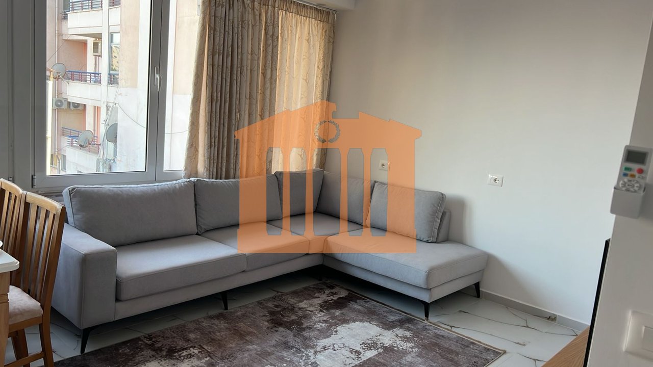 APPARTAMENTO 1+1 VICINO AL MUNICIPIO, DURAZZO IN VENDITA!