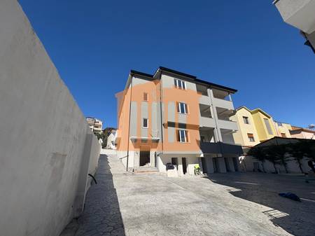 APPARTAMENTO 2+1 VICINO ALL'OSPEDALE A DURAZZO, IN VENDITA!