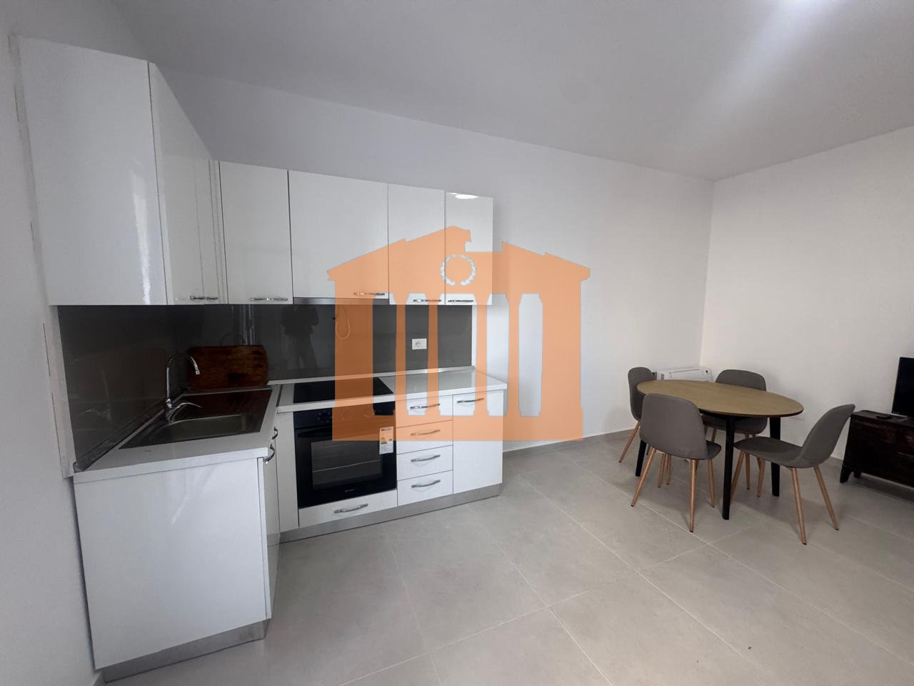 APARTAMENT 1+1 NE PLEPA DURRES, PER QIRA !