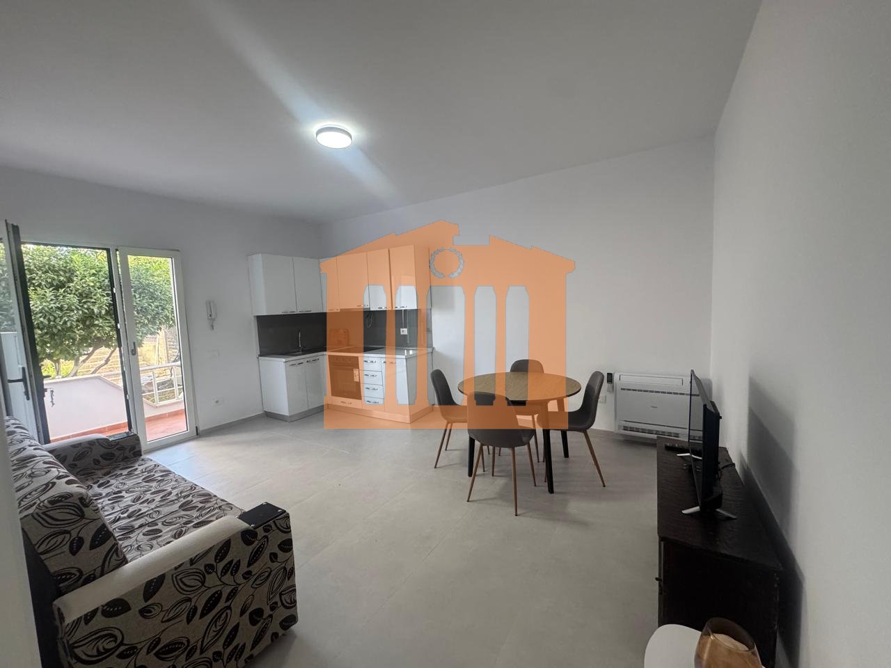 APARTAMENT 1+1 NE PLEPA DURRES, PER QIRA !