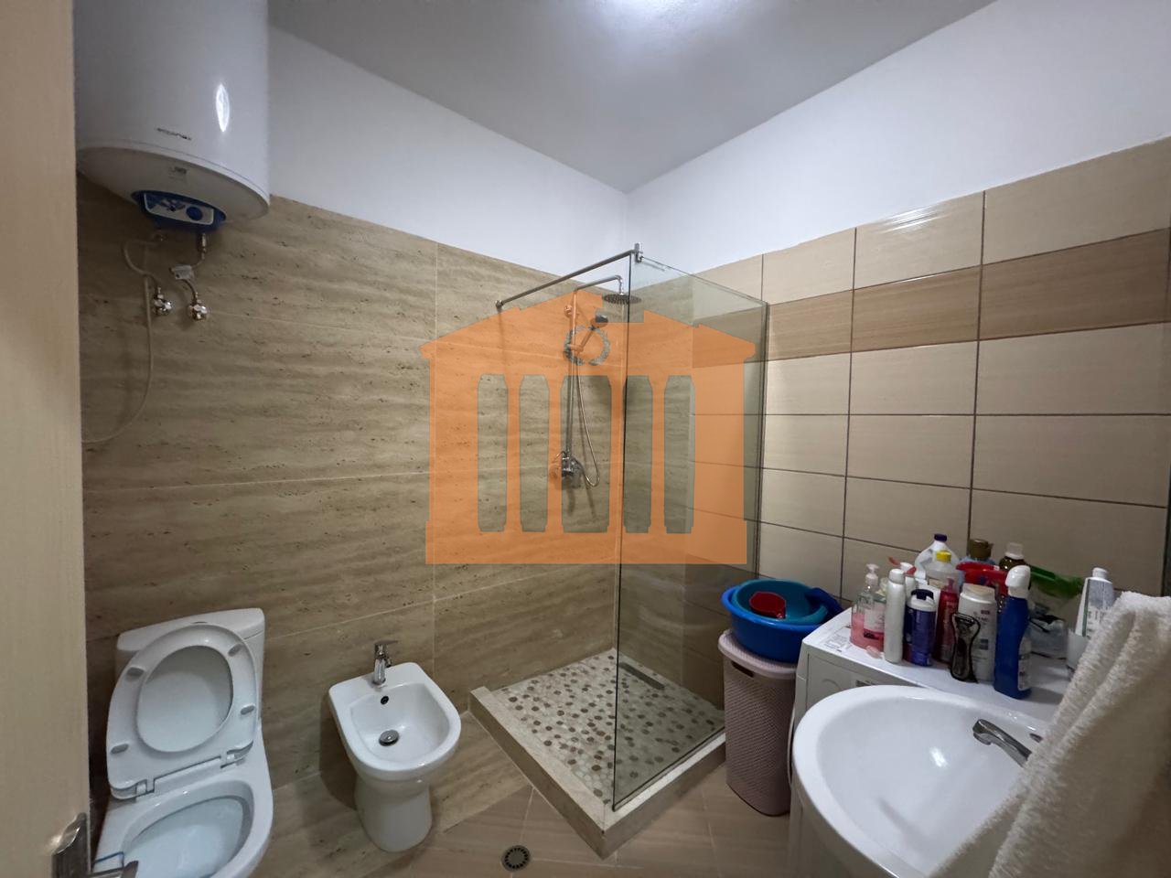 APPARTAMENTO 2+1+2 CON CUCINA SEPARATA + TERRAZZA ALL'EX URT, DURAZZO IN VENDITA!