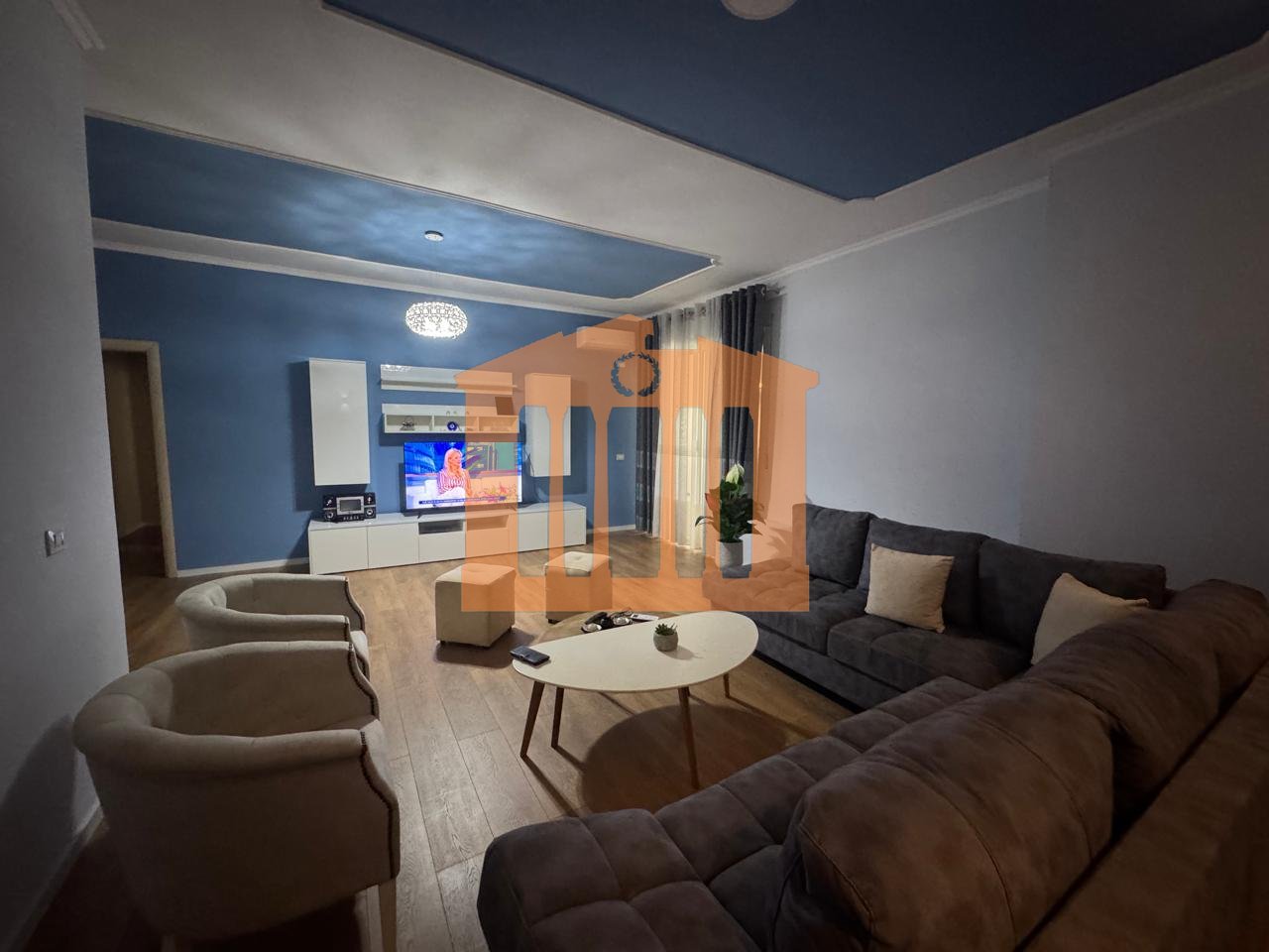 APPARTAMENTO 2+1+2 CON CUCINA SEPARATA + TERRAZZA ALL'EX URT, DURAZZO IN VENDITA!