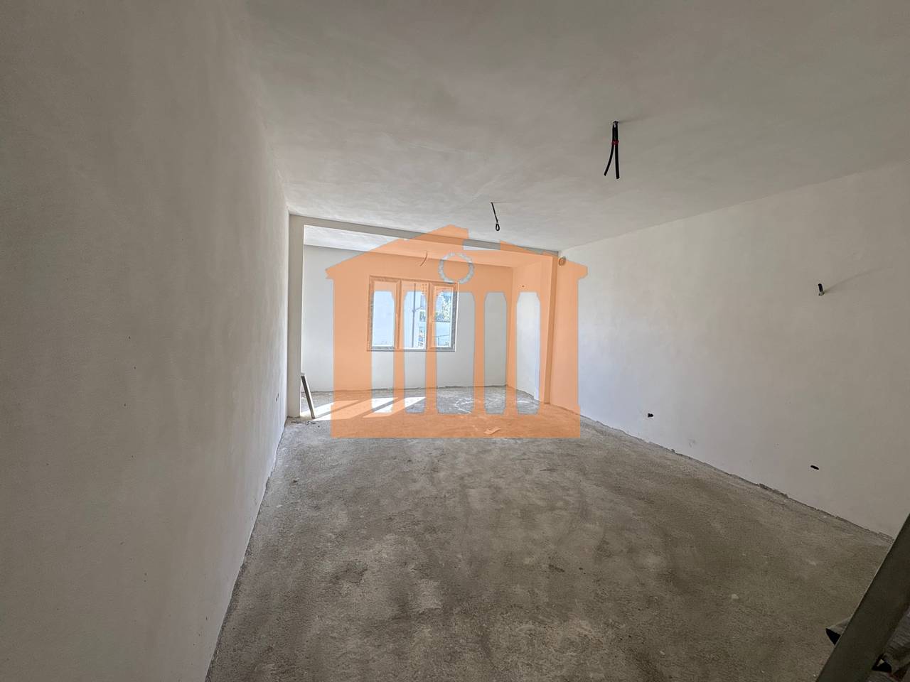 APPARTAMENTO 2+1 VICINO ALL'OSPEDALE A DURAZZO, IN VENDITA!