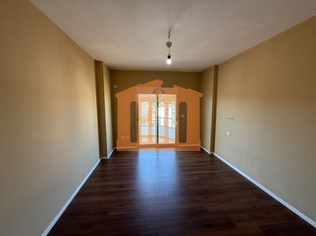 APARTAMENT 2+1 TE POLICIA NE DURRES, PER SHITJE !