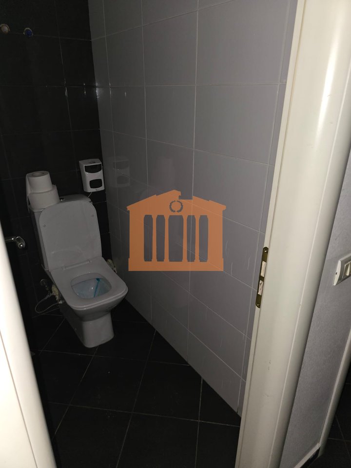 AMBIENT BIZNESI PRANE STADIUMIT PER QIRA !