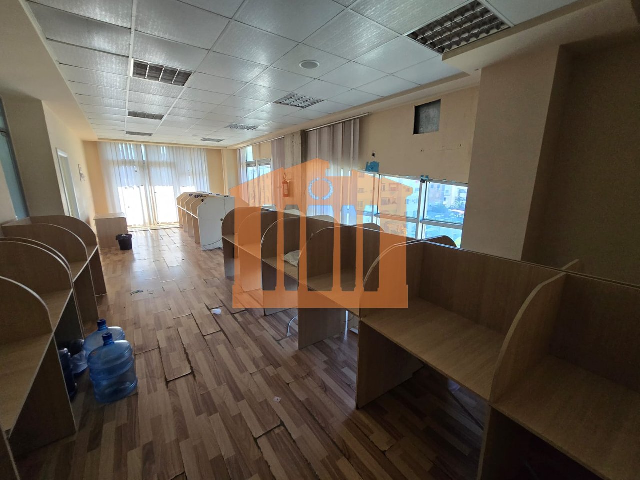 AMBIENT BIZNESI PRANE STADIUMIT PER QIRA !