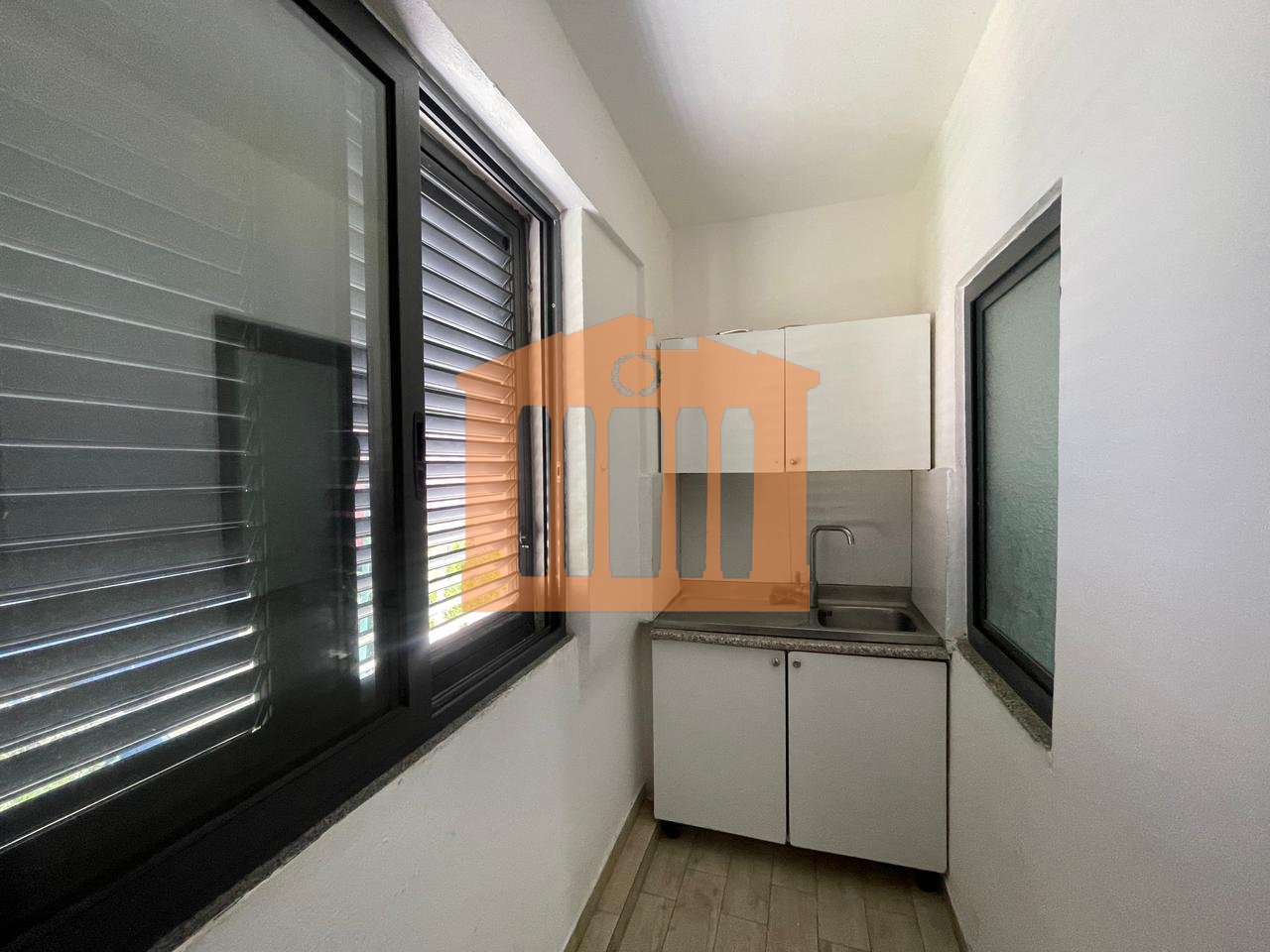 APARTAMENT 1+1 VALA PARK NE DURRES, PER QIRA !