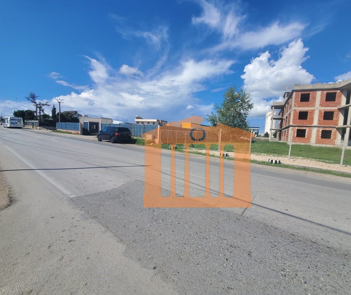 NDERTESE +TRUALL NE XHAFZOTAJ-DURRES, PER SHITJE!