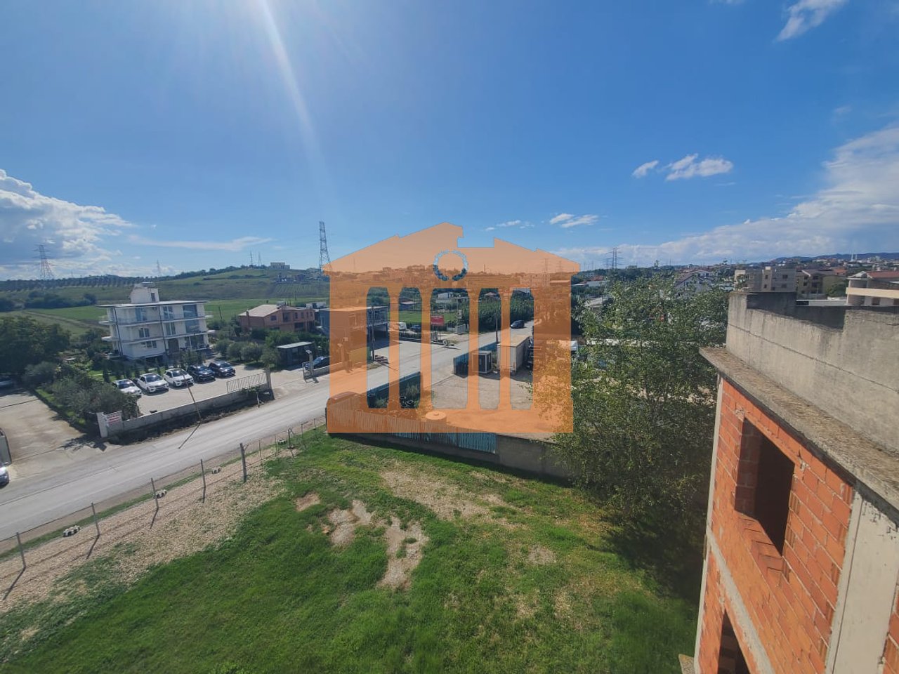 NDERTESE +TRUALL NE XHAFZOTAJ-DURRES, PER SHITJE!