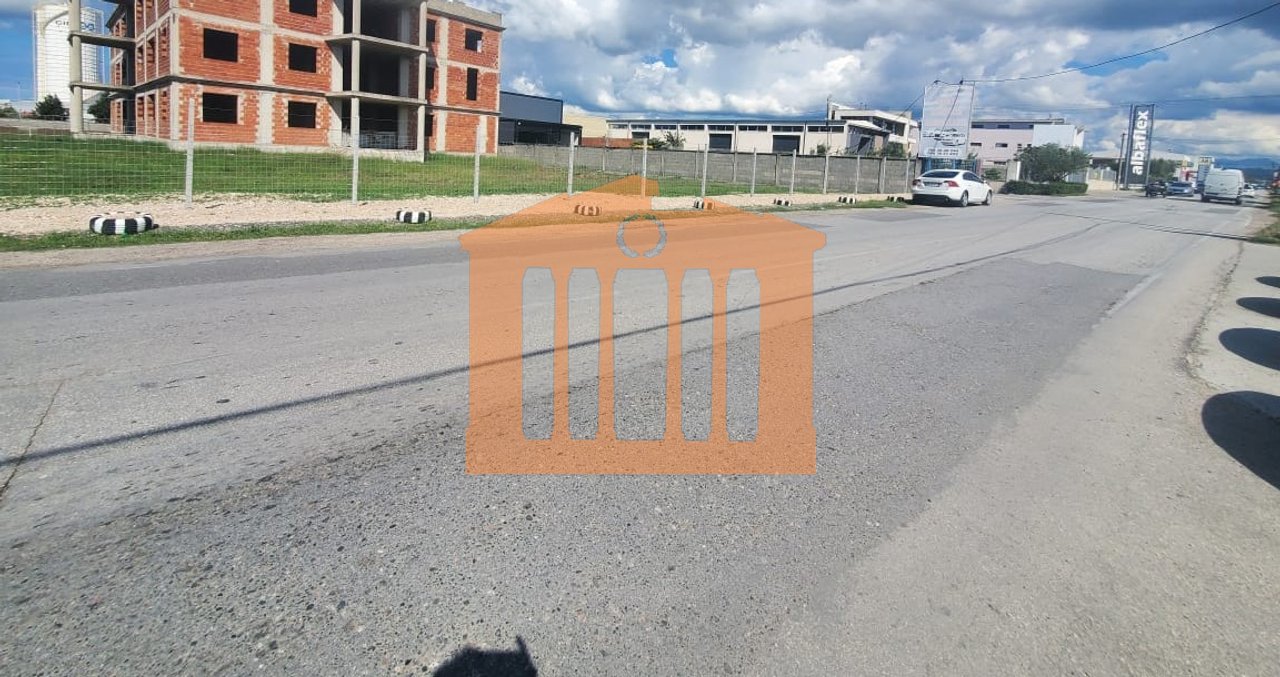 NDERTESE +TRUALL NE XHAFZOTAJ-DURRES, PER SHITJE!