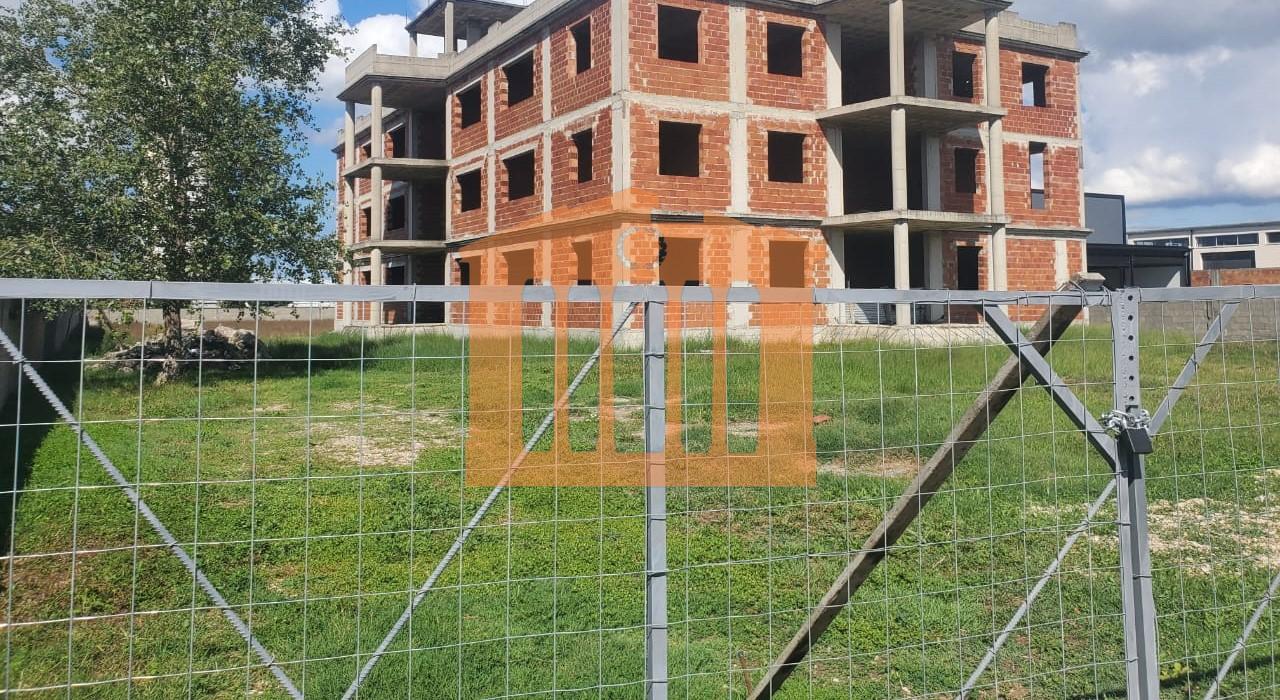 NDERTESE +TRUALL NE XHAFZOTAJ-DURRES, PER SHITJE!